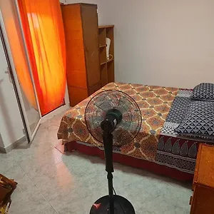  Habitación en casa particular Sunny In A Shared In España